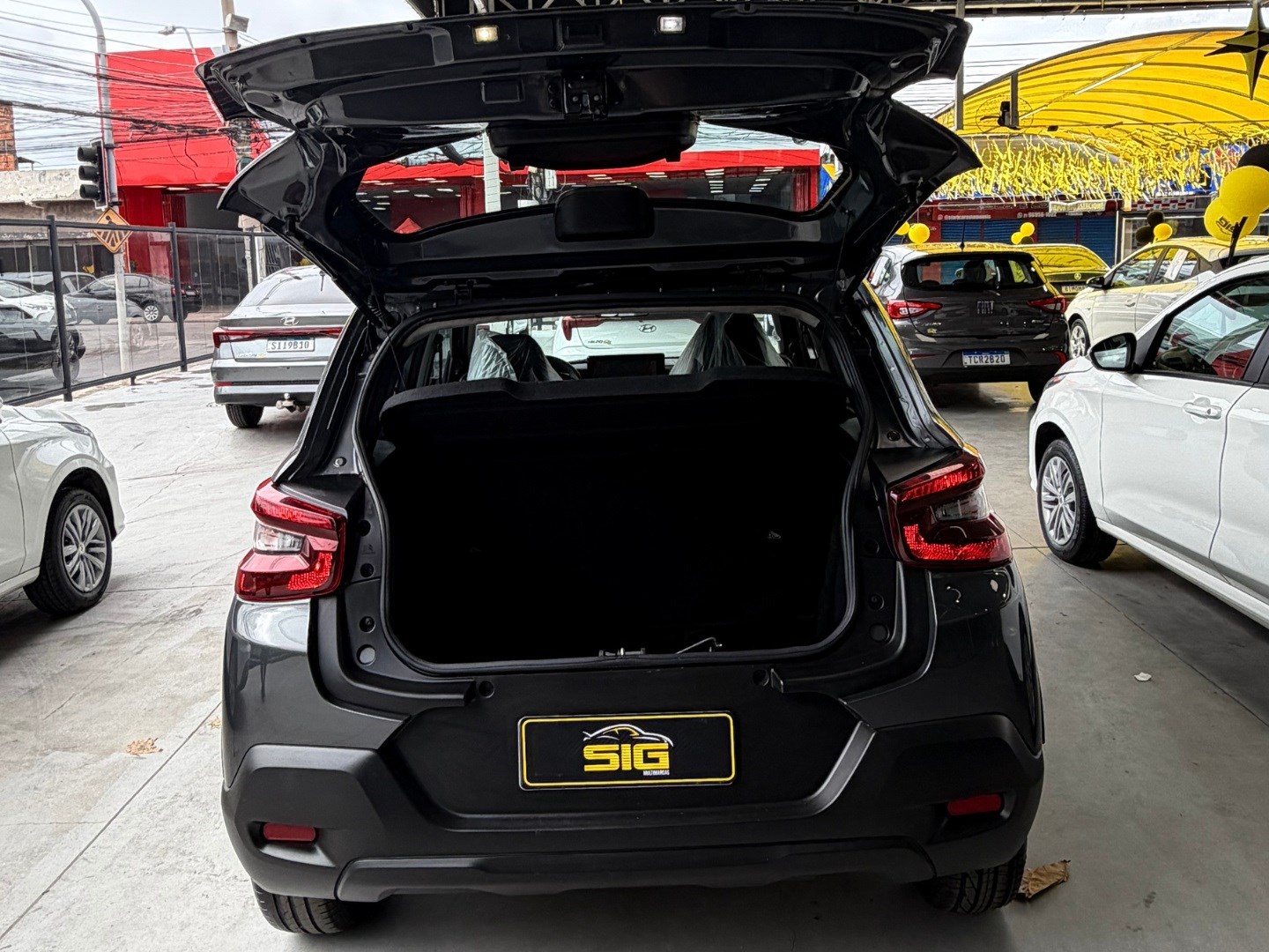 CITROEN C3 1.0 FIREFLY FLEX LIVE PACK MANUAL 2025 Cinza seminovo à venda em Duque de Caxias - Miniatura Vista 8 - SIG Multimarcas