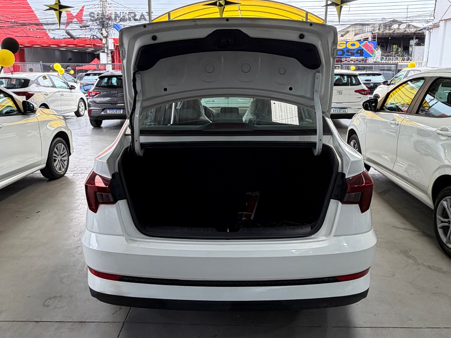 HYUNDAI HB20S 1.0 12V FLEX COMFORT MANUAL 2025 Branco seminovo à venda em Duque de Caxias - Miniatura Vista 8 - SIG Multimarcas