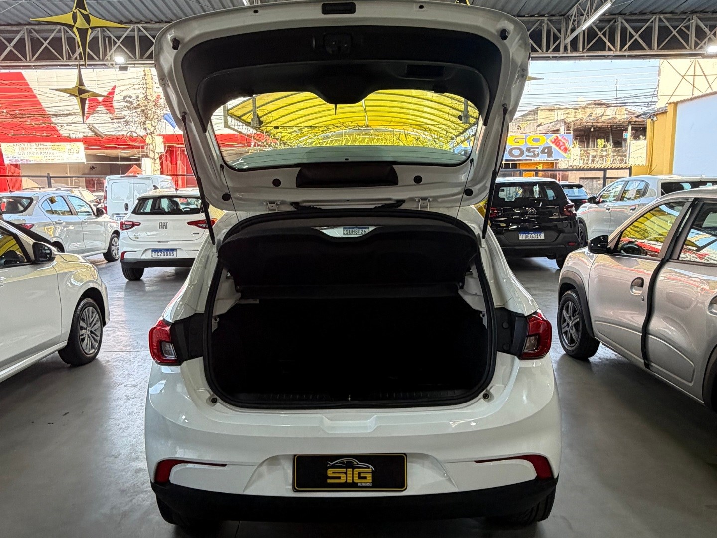 FIAT ARGO 1.0 FIREFLY FLEX DRIVE MANUAL 2025 Branco seminovo à venda em Duque de Caxias - Miniatura Vista 8 - SIG Multimarcas