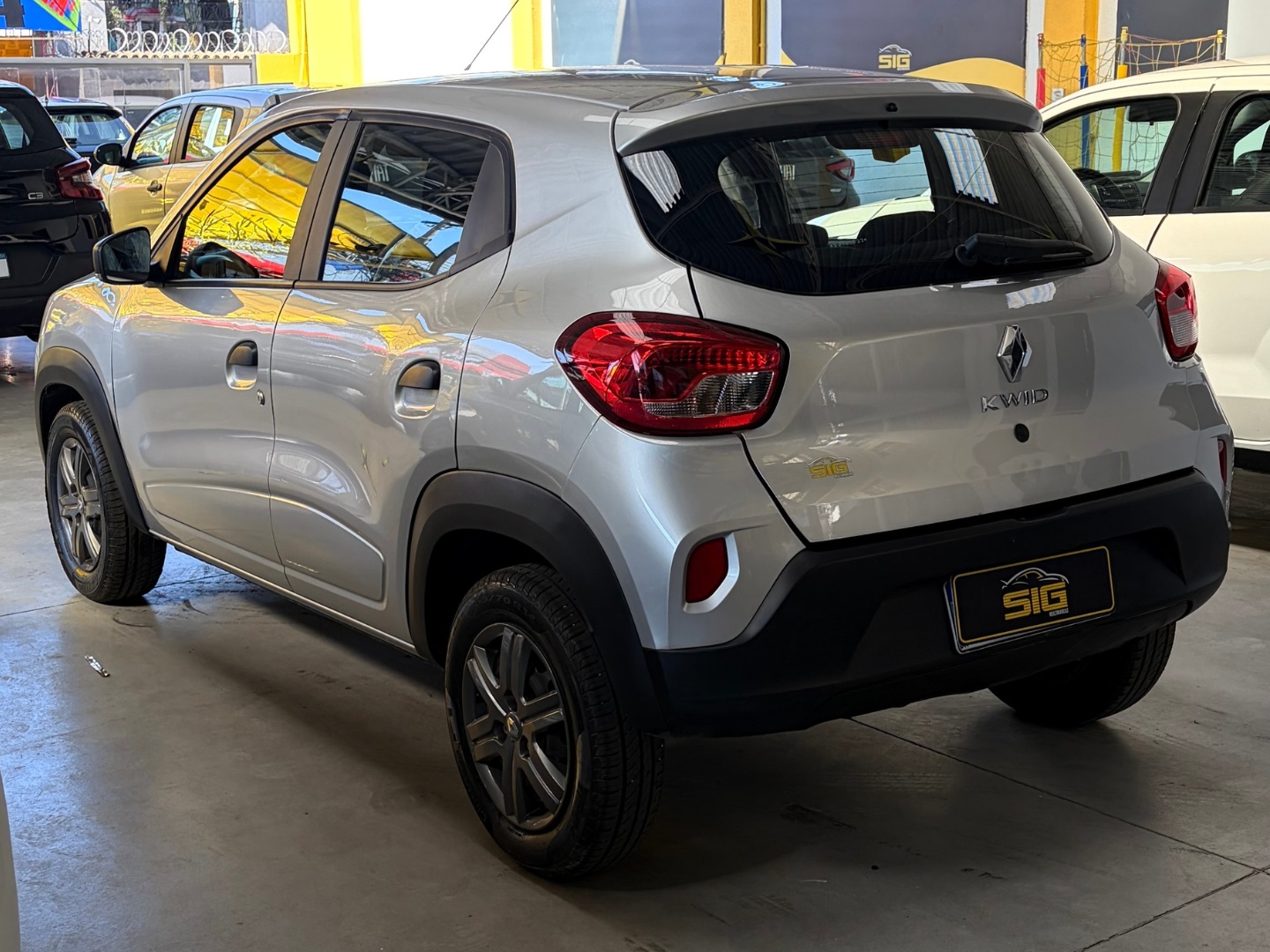 RENAULT KWID 1.0 12V SCE FLEX ZEN MANUAL 2025 Prata seminovo à venda em Duque de Caxias - Miniatura Vista 6 - SIG Multimarcas