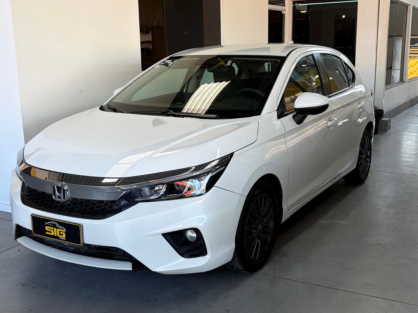 HONDA CITY 1.5 i-VTEC FLEX EX CVT 2024 Branco seminovo à venda em Duque de Caxias - Miniatura Traseira - SIG Multimarcas