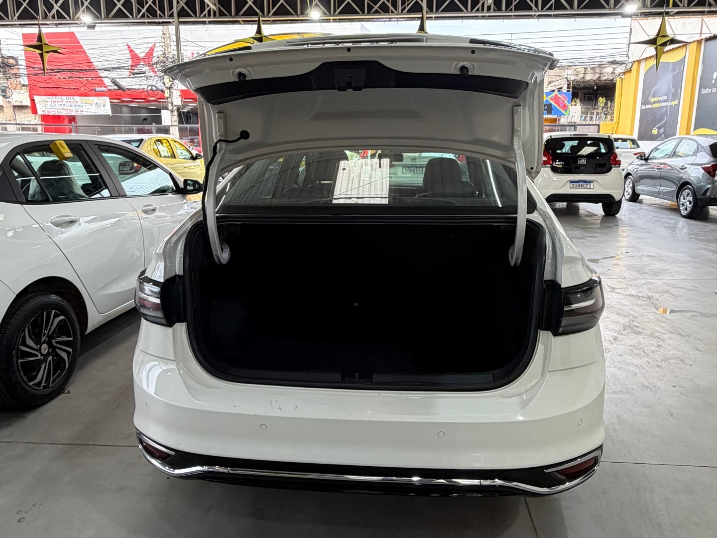 VOLKSWAGEN VIRTUS 1.0 200 TSI COMFORTLINE AUTOMÁTICO 2025 Branco seminovo à venda em Duque de Caxias - Miniatura Vista 7 - SIG Multimarcas