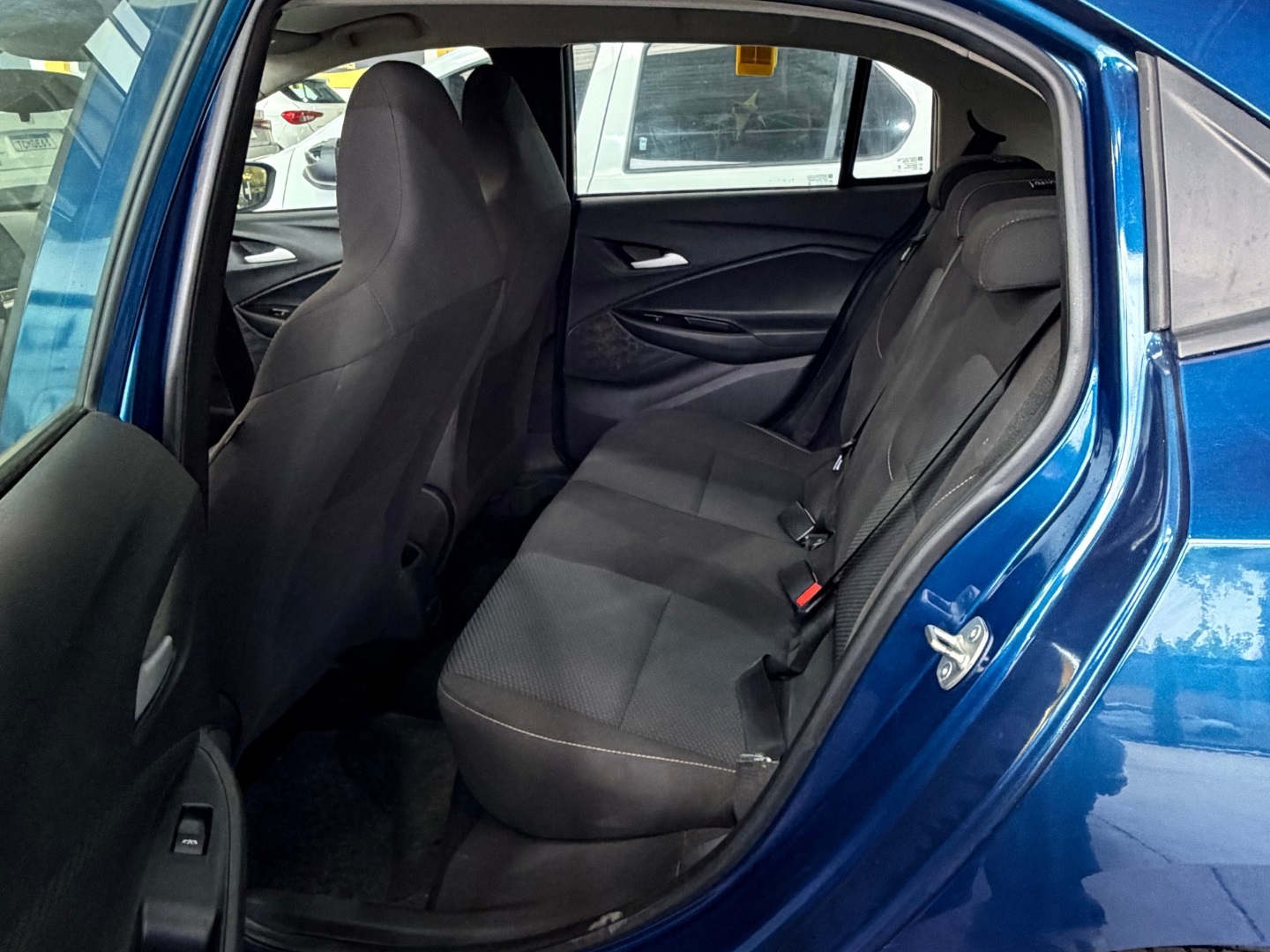 CHEVROLET ONIX 1.0 FLEX LT MANUAL 2025 Azul seminovo à venda em Duque de Caxias - Miniatura Vista 8 - SIG Multimarcas