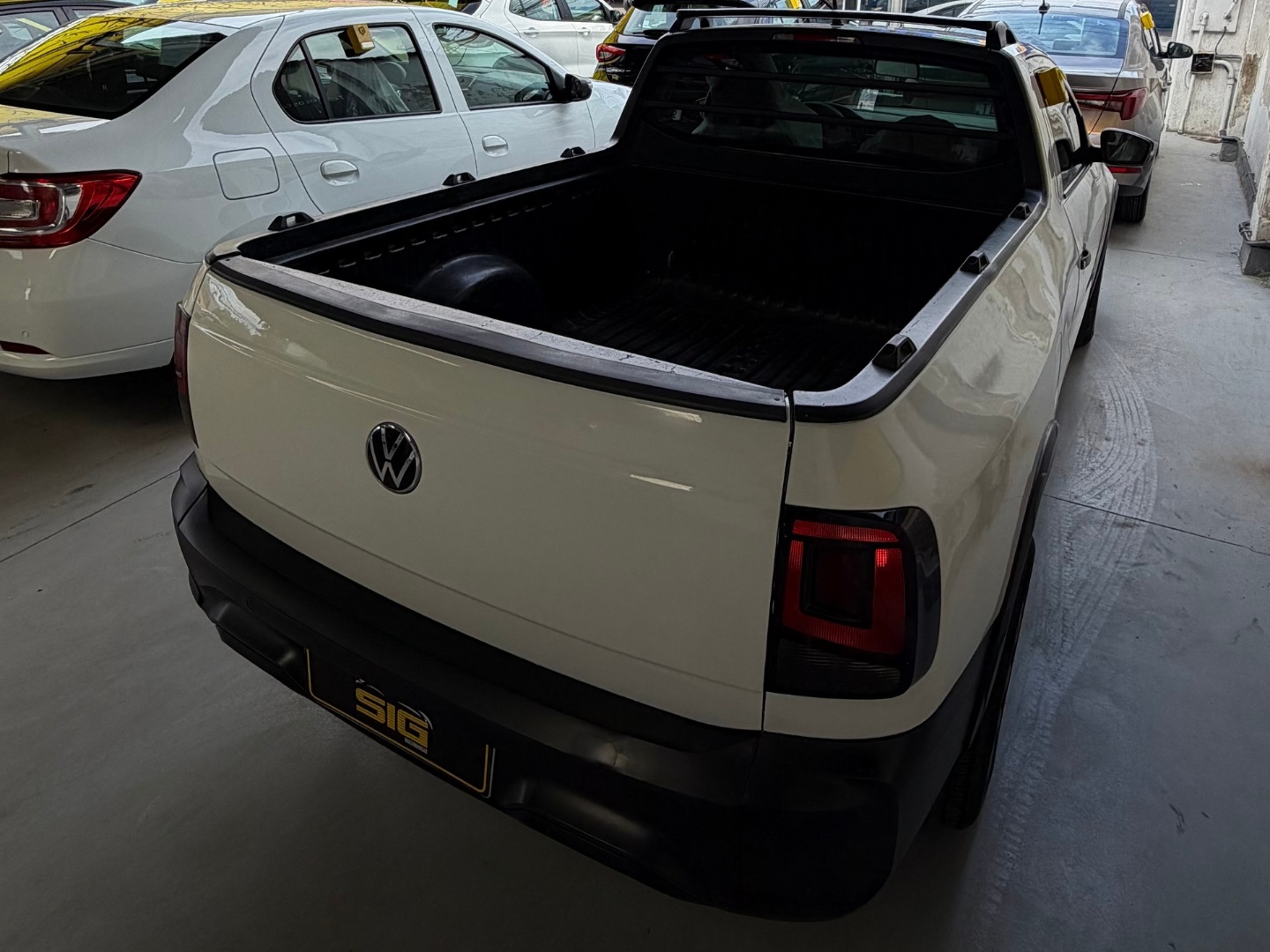 VOLKSWAGEN SAVEIRO 1.6 MSI ROBUST CS 16V FLEX 2P MANUAL 2024 Branco seminovo à venda em Duque de Caxias - Frente - SIG Multimarcas