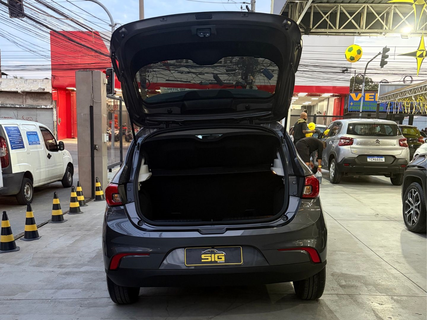 FIAT ARGO 1.0 FIREFLY FLEX DRIVE MANUAL 2025 Cinza seminovo à venda em Duque de Caxias - Miniatura Vista 7 - SIG Multimarcas