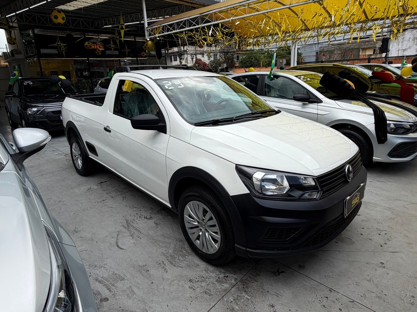 VOLKSWAGEN SAVEIRO 1.6 MSI ROBUST CS 16V FLEX 2P MANUAL 2023 Branco seminovo à venda em Duque de Caxias - Frente - SIG Multimarcas