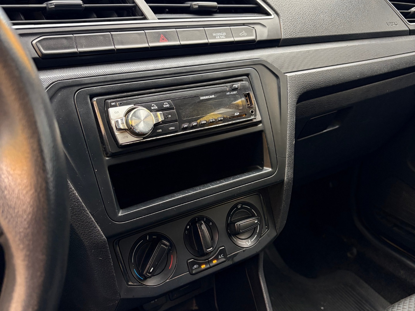 VOLKSWAGEN SAVEIRO 1.6 MSI ROBUST CS 16V FLEX 2P MANUAL 2023 Branco seminovo à venda em Duque de Caxias - Miniatura Vista 8 - SIG Multimarcas