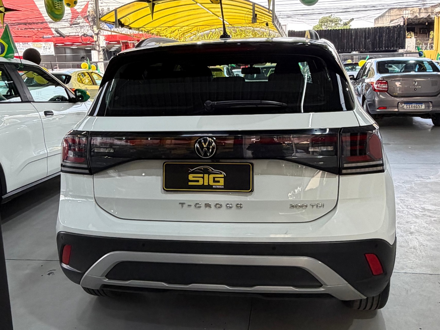 VOLKSWAGEN T-CROSS 1.0 200 TSI TOTAL FLEX COMFORTLINE AUTOMÁTICO 2025 Branco seminovo à venda em Duque de Caxias - Miniatura Interior - SIG Multimarcas