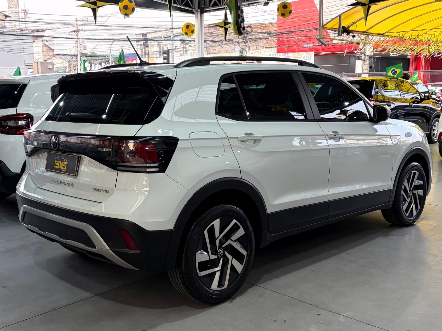 VOLKSWAGEN T-CROSS 1.0 200 TSI TOTAL FLEX COMFORTLINE AUTOMÁTICO 2025 Branco seminovo à venda em Duque de Caxias - Miniatura Detalhe - SIG Multimarcas