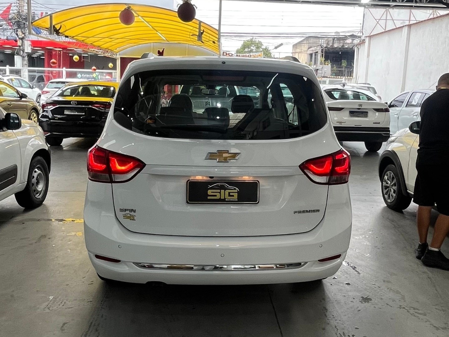 CHEVROLET SPIN 1.8 PREMIER 8V FLEX 4P AUTOMÁTICO 2023 Branco seminovo à venda em Duque de Caxias - Miniatura Detalhe - SIG Multimarcas