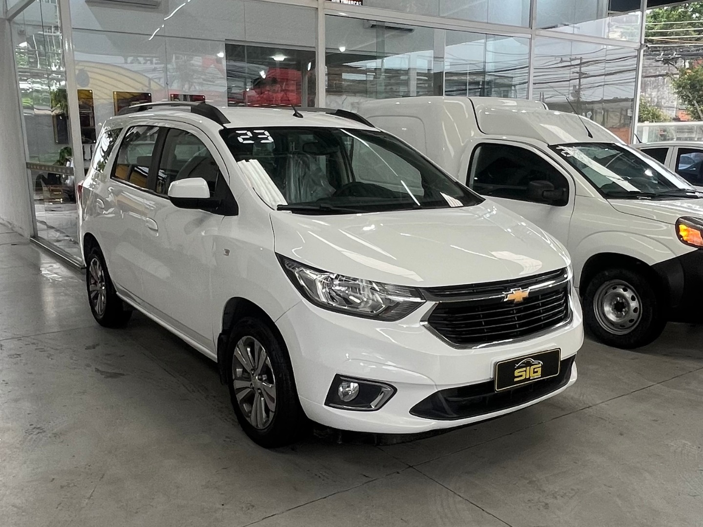 CHEVROLET SPIN 1.8 PREMIER 8V FLEX 4P AUTOMÁTICO 2023 Branco seminovo à venda em Duque de Caxias - Miniatura Interior - SIG Multimarcas
