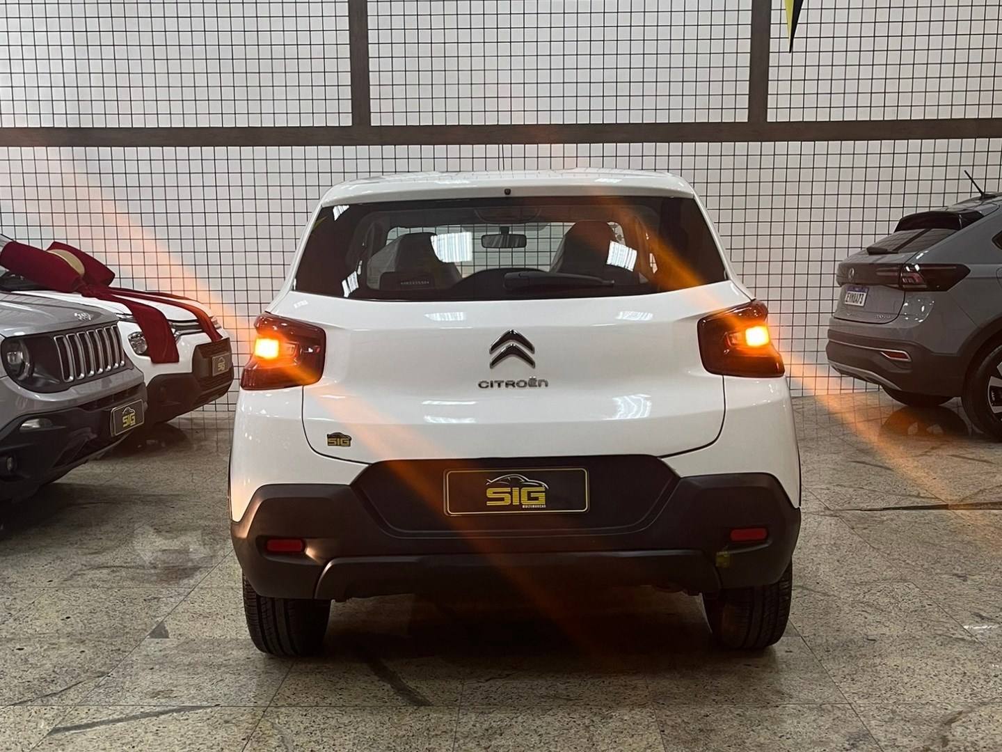CITROEN C3 1.0 16V FLEX LIVE PACK MANUAL 2024 Branco seminovo à venda em Duque de Caxias - Miniatura Traseira - SIG Multimarcas