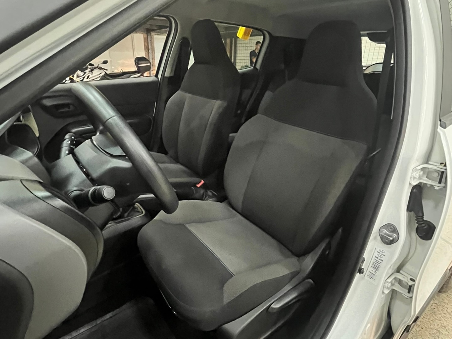 CITROEN C3 1.0 16V FLEX LIVE PACK MANUAL 2024 Branco seminovo à venda em Duque de Caxias - Miniatura Vista 6 - SIG Multimarcas