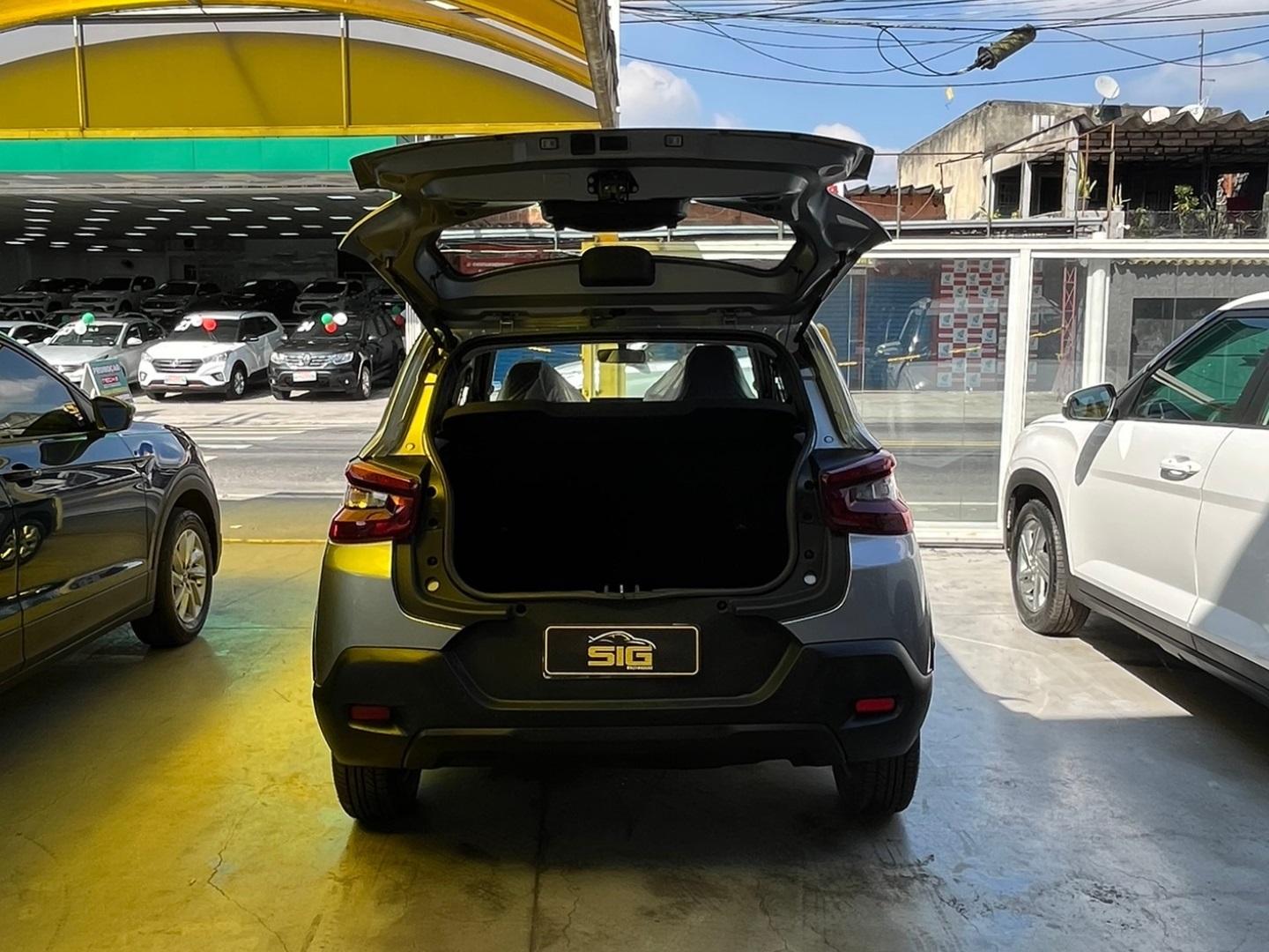 CITROEN C3 1.0 FIREFLY FLEX LIVE PACK MANUAL 2024 Cinza seminovo à venda em Duque de Caxias - Miniatura Vista 6 - SIG Multimarcas