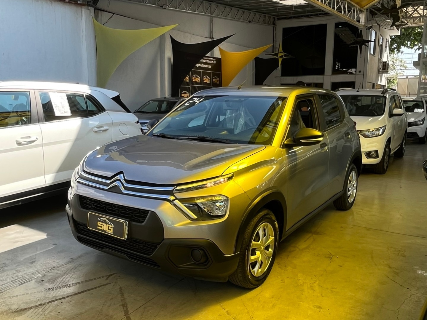 CITROEN C3 1.0 FIREFLY FLEX LIVE PACK MANUAL 2024 Cinza seminovo à venda em Duque de Caxias - Miniatura Traseira - SIG Multimarcas