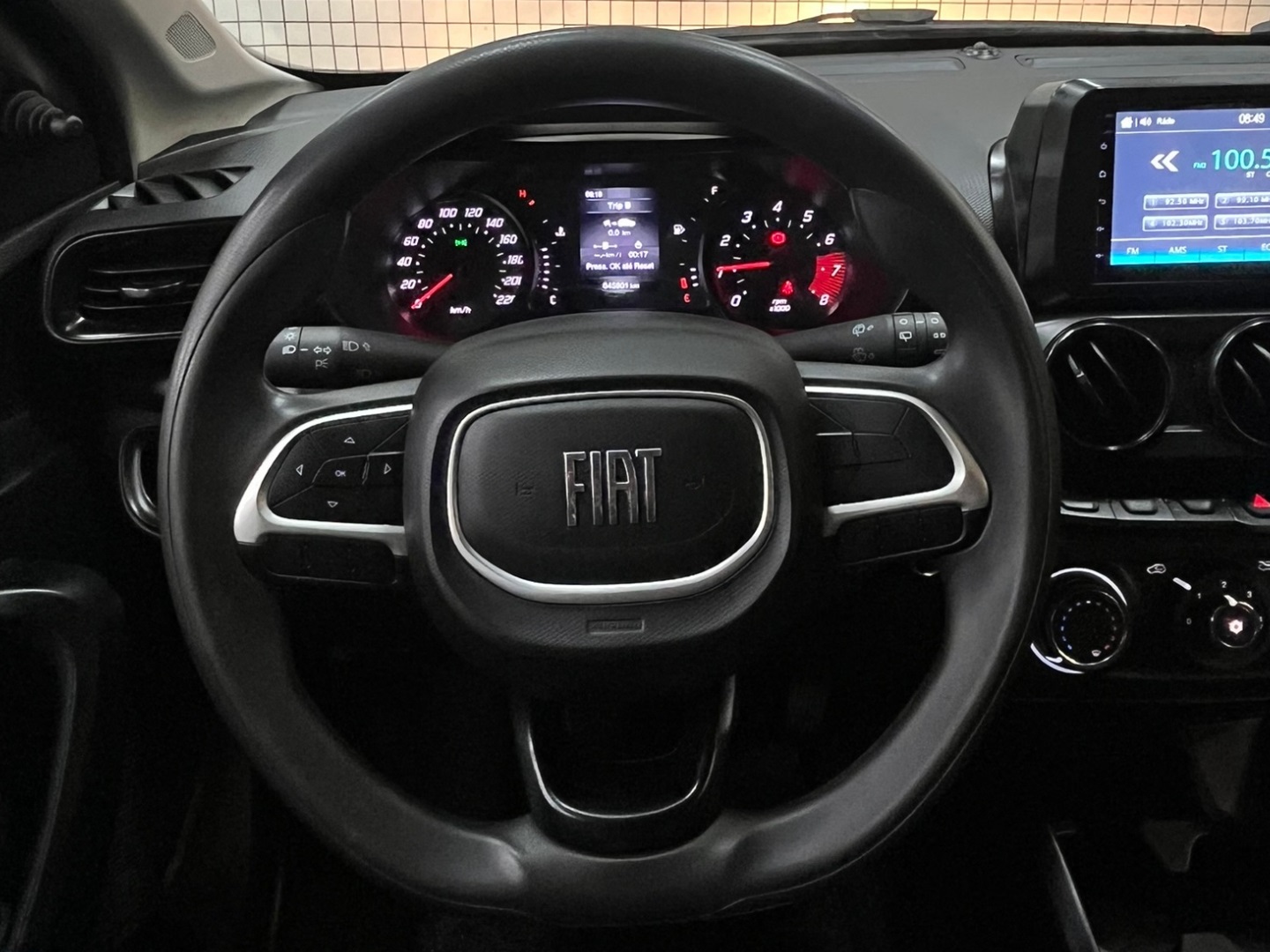 FIAT ARGO 1.0 FIREFLY FLEX MANUAL 2023 Branco seminovo à venda em Duque de Caxias - Miniatura Vista 8 - SIG Multimarcas