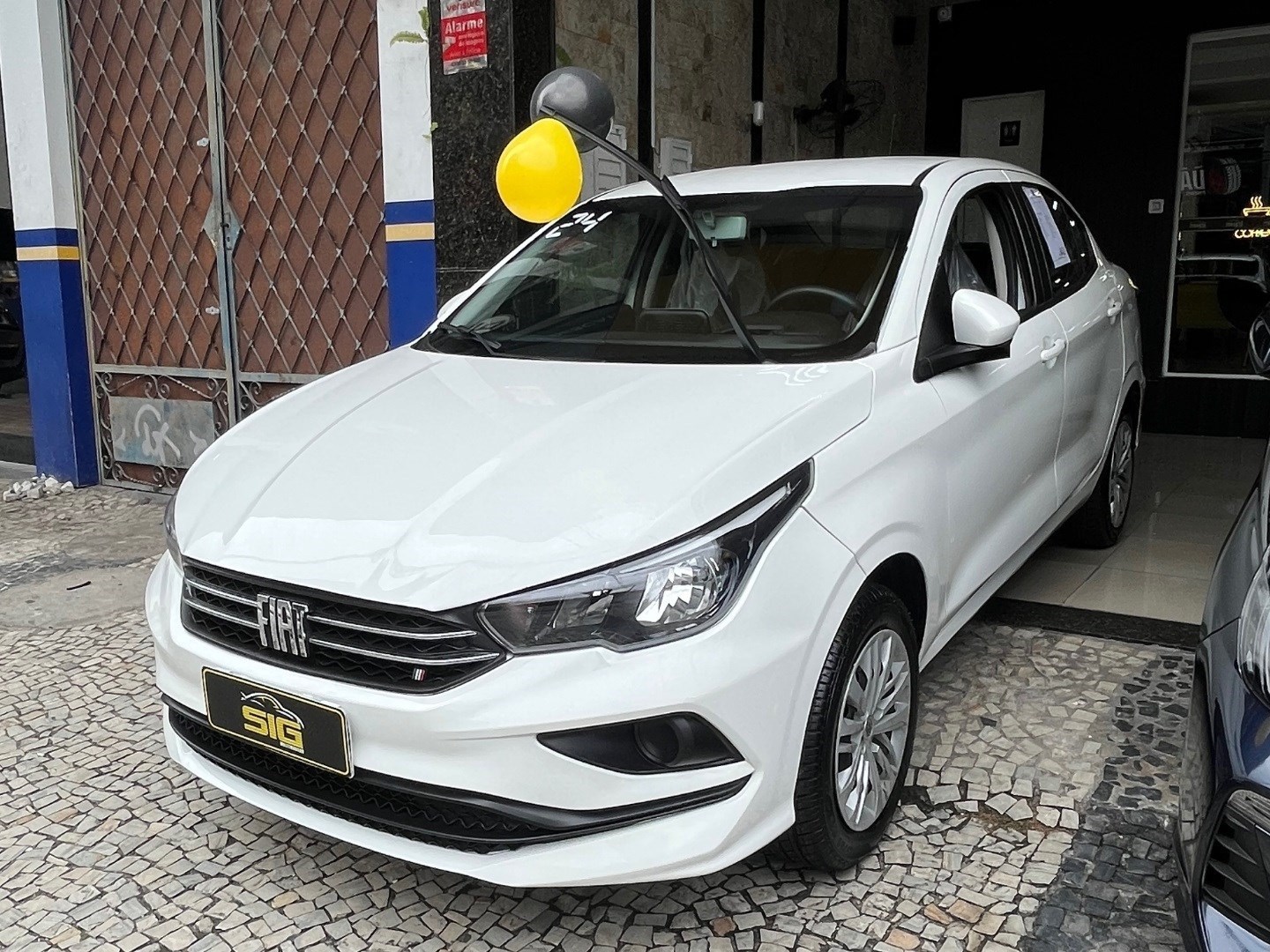 FIAT CRONOS 1.3 FIREFLY FLEX DRIVE MANUAL 2024 Branco seminovo à venda em Duque de Caxias - Miniatura Traseira - SIG Multimarcas