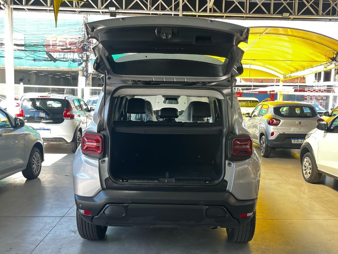 JEEP RENEGADE 1.3 T270 TURBO FLEX LONGITUDE AT6 2022 Prata seminovo à venda em Duque de Caxias - Miniatura Detalhe - SIG Multimarcas