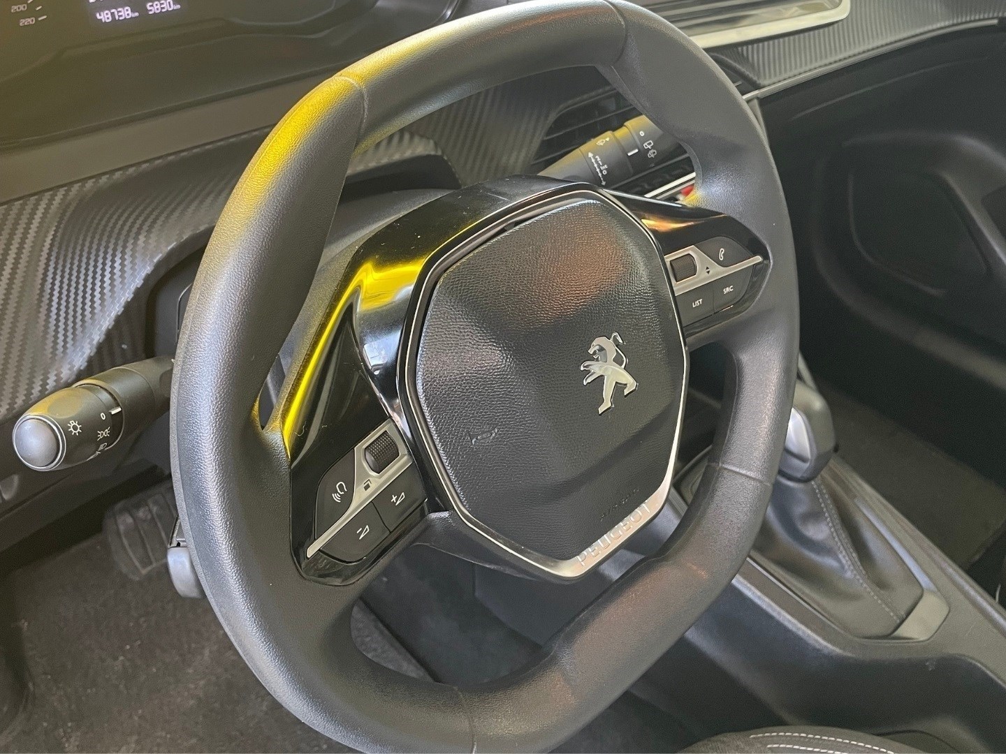 PEUGEOT 208 1.6 16V FLEX ACTIVE AT6 2024 Branco seminovo à venda em Duque de Caxias - Miniatura Interior - SIG Multimarcas