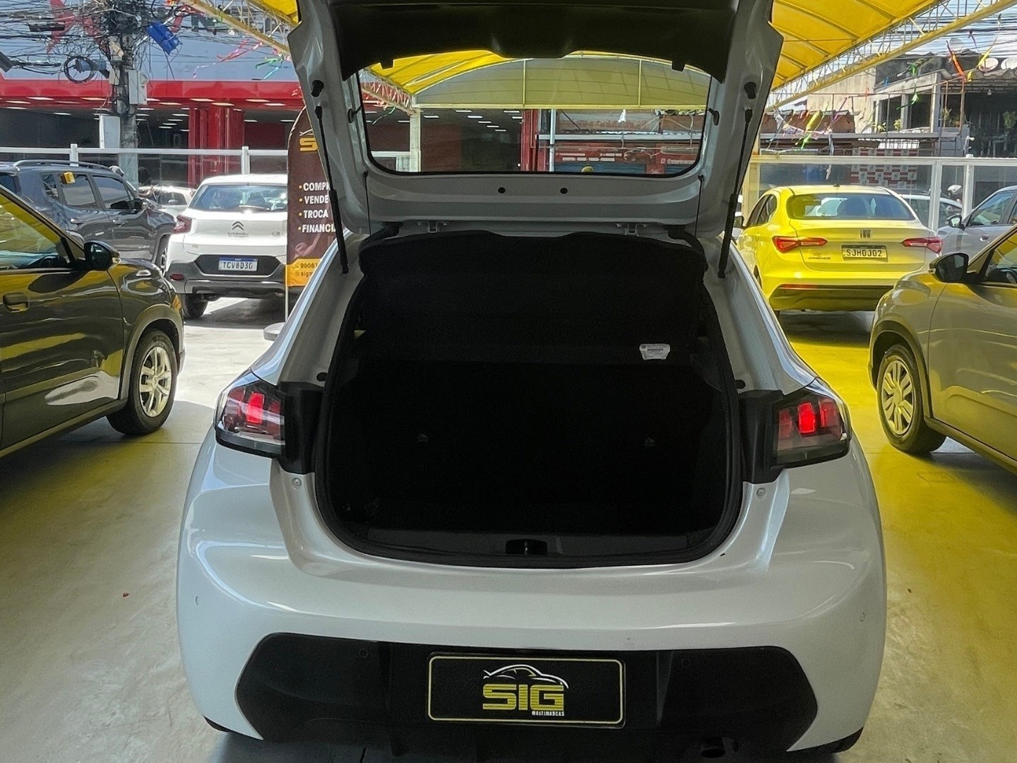 PEUGEOT 208 1.6 16V FLEX ACTIVE AT6 2024 Branco seminovo à venda em Duque de Caxias - Miniatura Vista 8 - SIG Multimarcas
