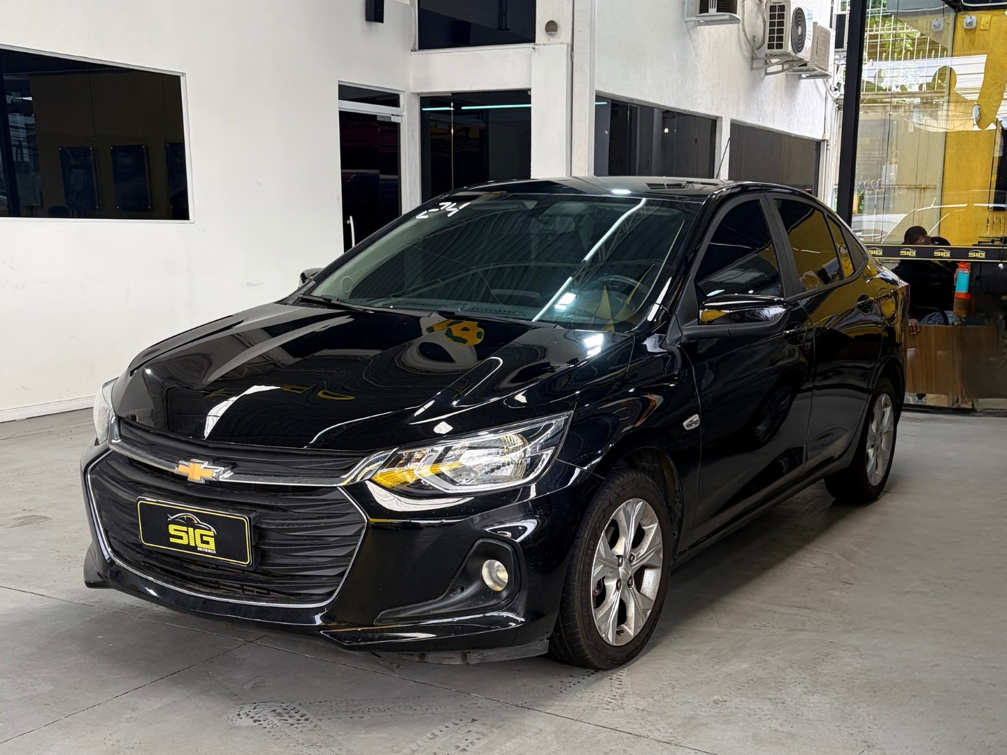 CHEVROLET ONIX ONIX SEDAN PLUS LT 1.0 12V TB FLEX AUT. 2024 Preto seminovo à venda em Duque de Caxias - Miniatura Lateral - SIG Multimarcas