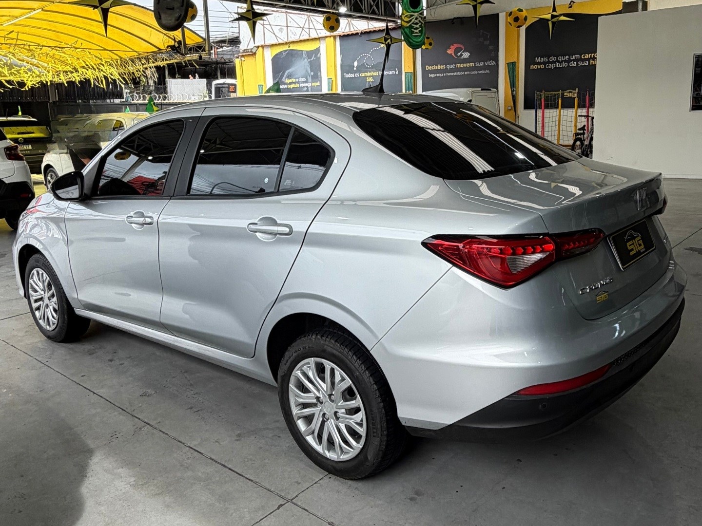 FIAT CRONOS 1.3 FIREFLY FLEX DRIVE CVT 2025 Prata seminovo à venda em Duque de Caxias - Miniatura Vista 6 - SIG Multimarcas