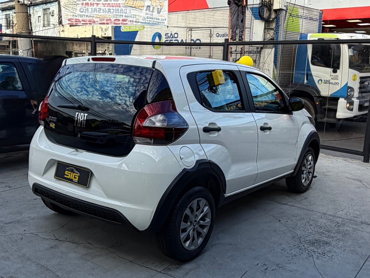 FIAT MOBI 1.0 EVO FLEX LIKE. MANUAL 2024 Branco seminovo à venda em Duque de Caxias - Miniatura Vista 6 - SIG Multimarcas
