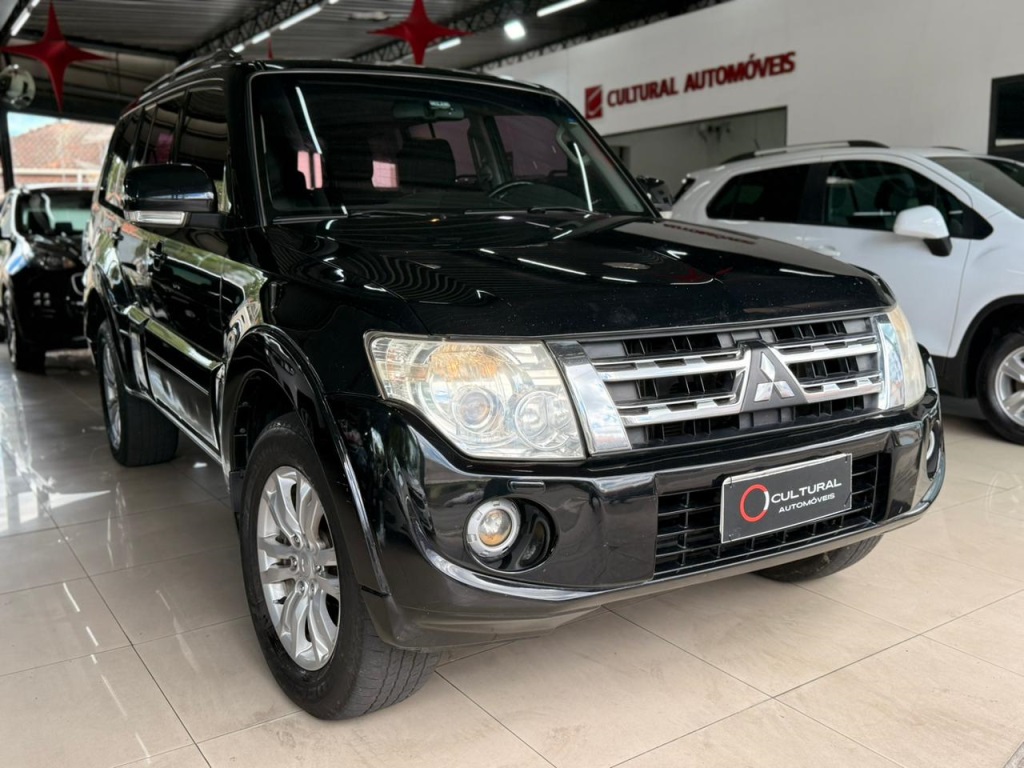MITSUBISHI PAJERO FULL