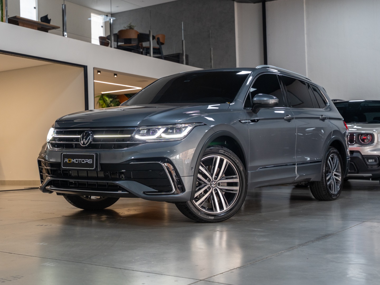 VOLKSWAGEN TIGUAN 2.0 300 TSI GASOLINA ALLSPACE R-LINE AUTOMÁTICO