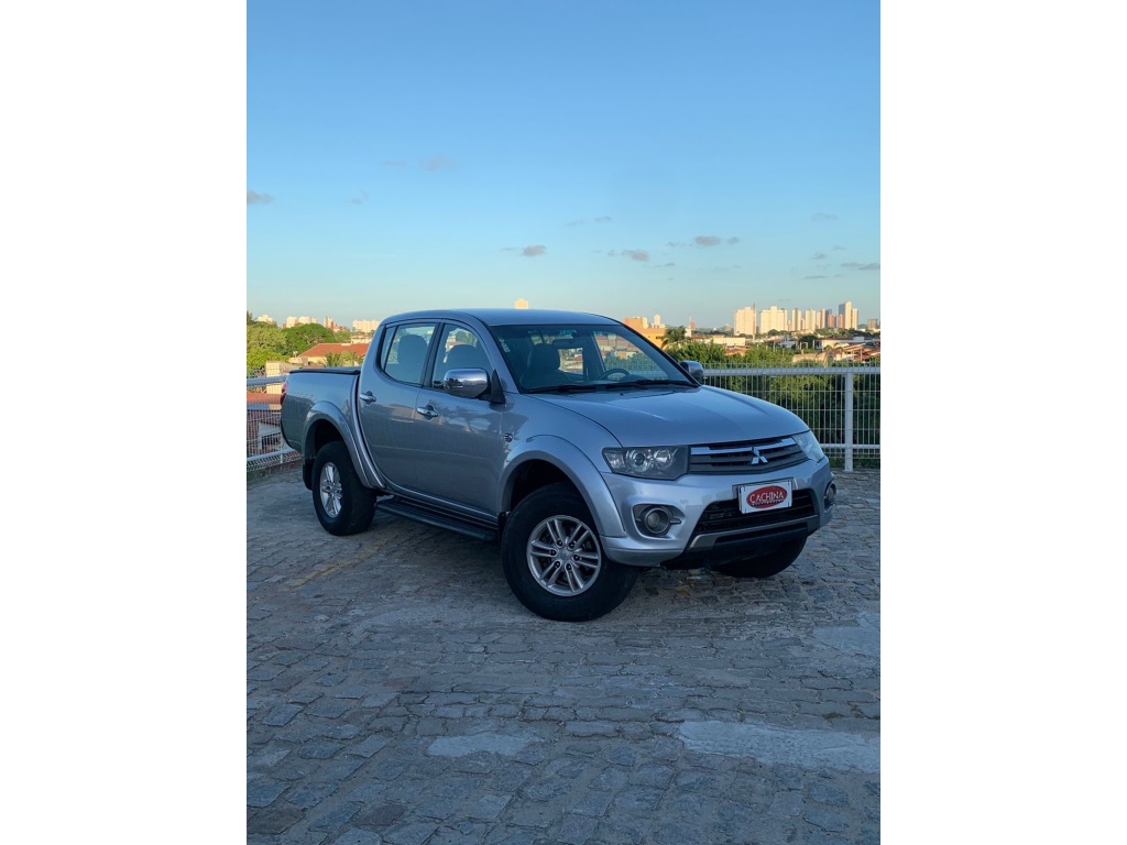 MITSUBISHI L200 TRITON 3.2 HPE 4X4 CD 16V TURBO INTERCOOLER DIESEL 4P AUTOMÁTICO