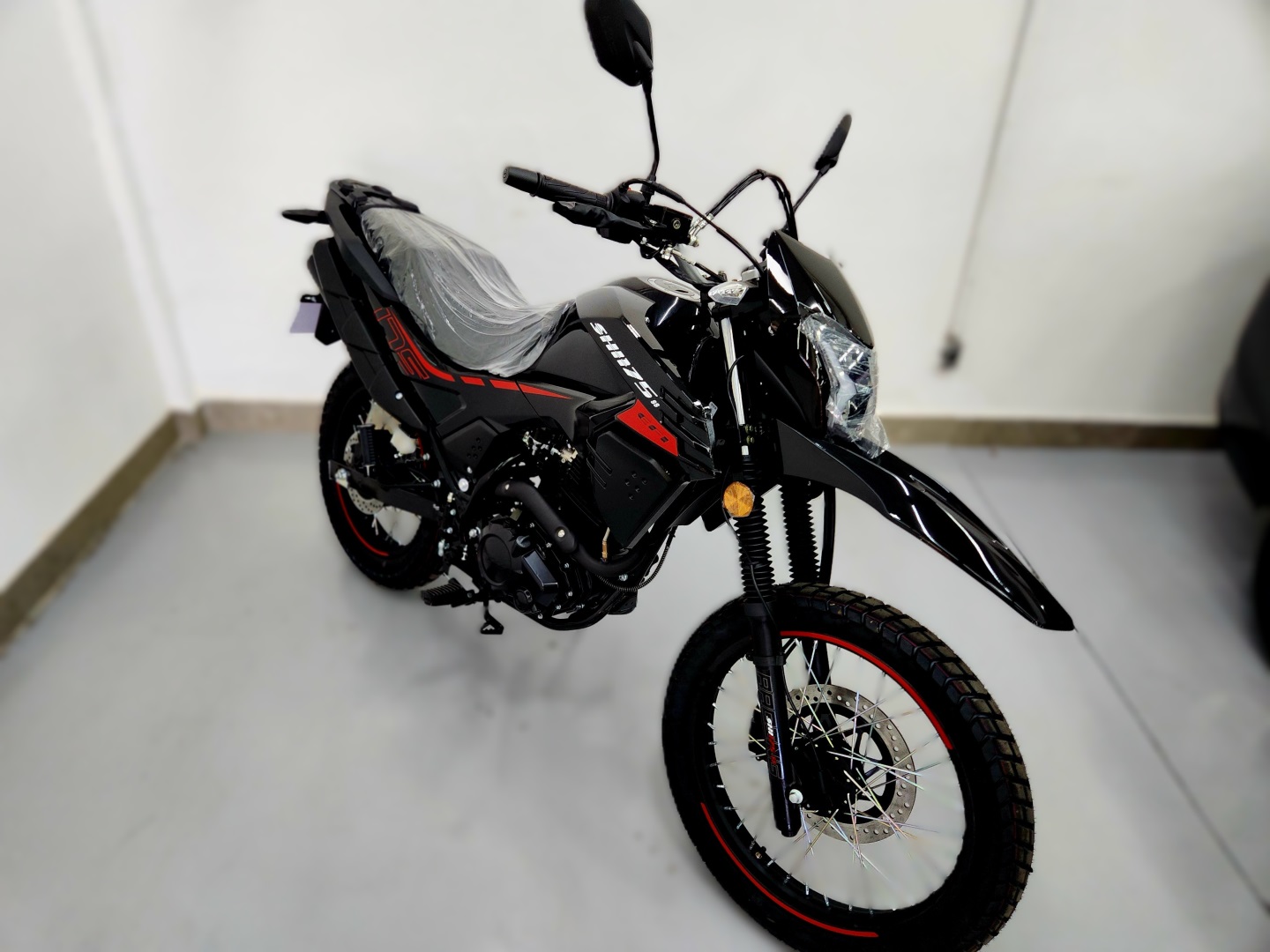 SHINERAY SHI 175 SS EFI