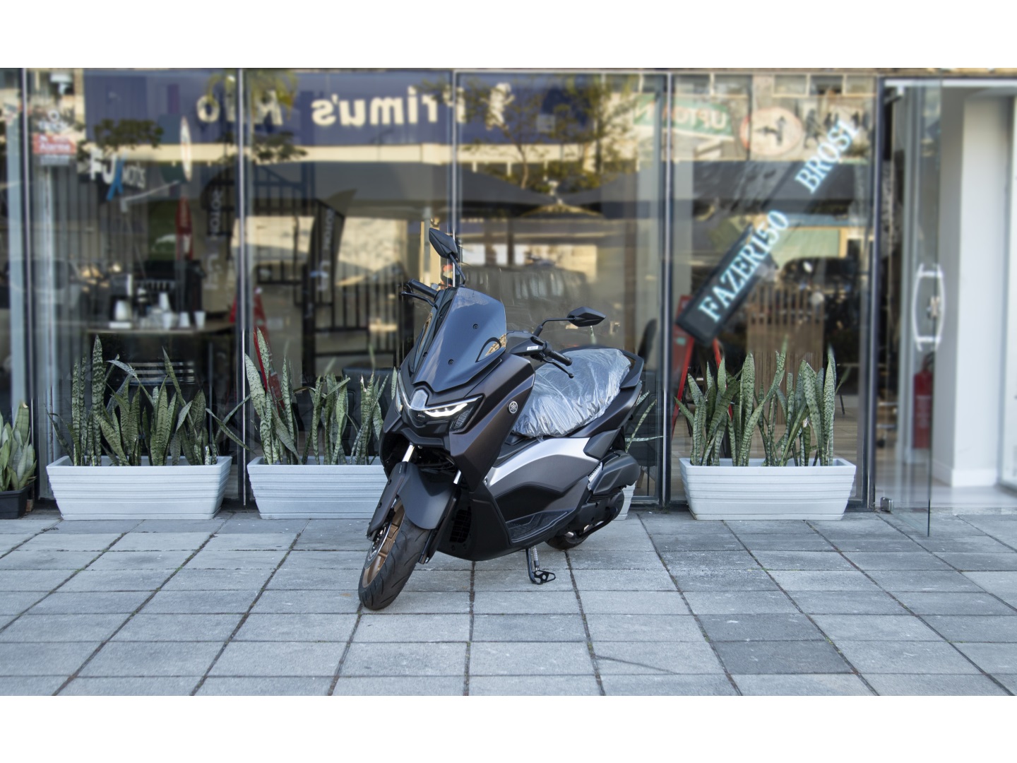 YAMAHA NMAX CONNECTED 160 ABS