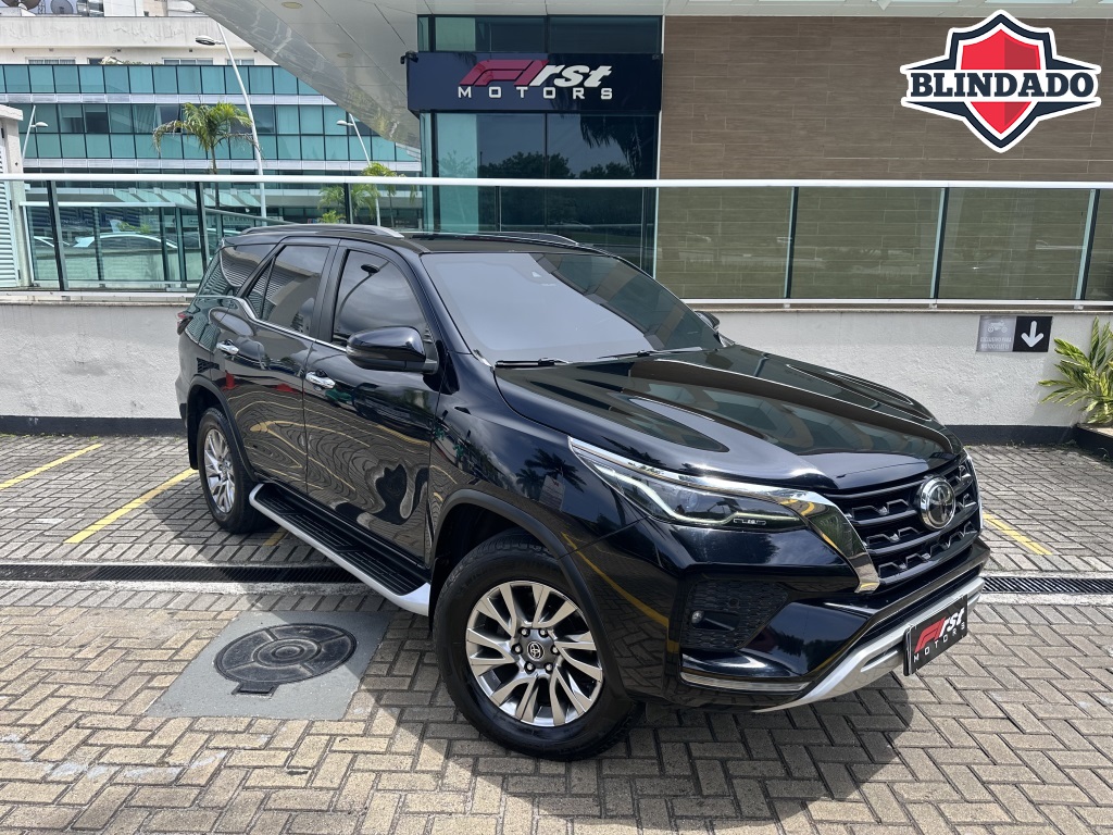 TOYOTA HILUX SW4