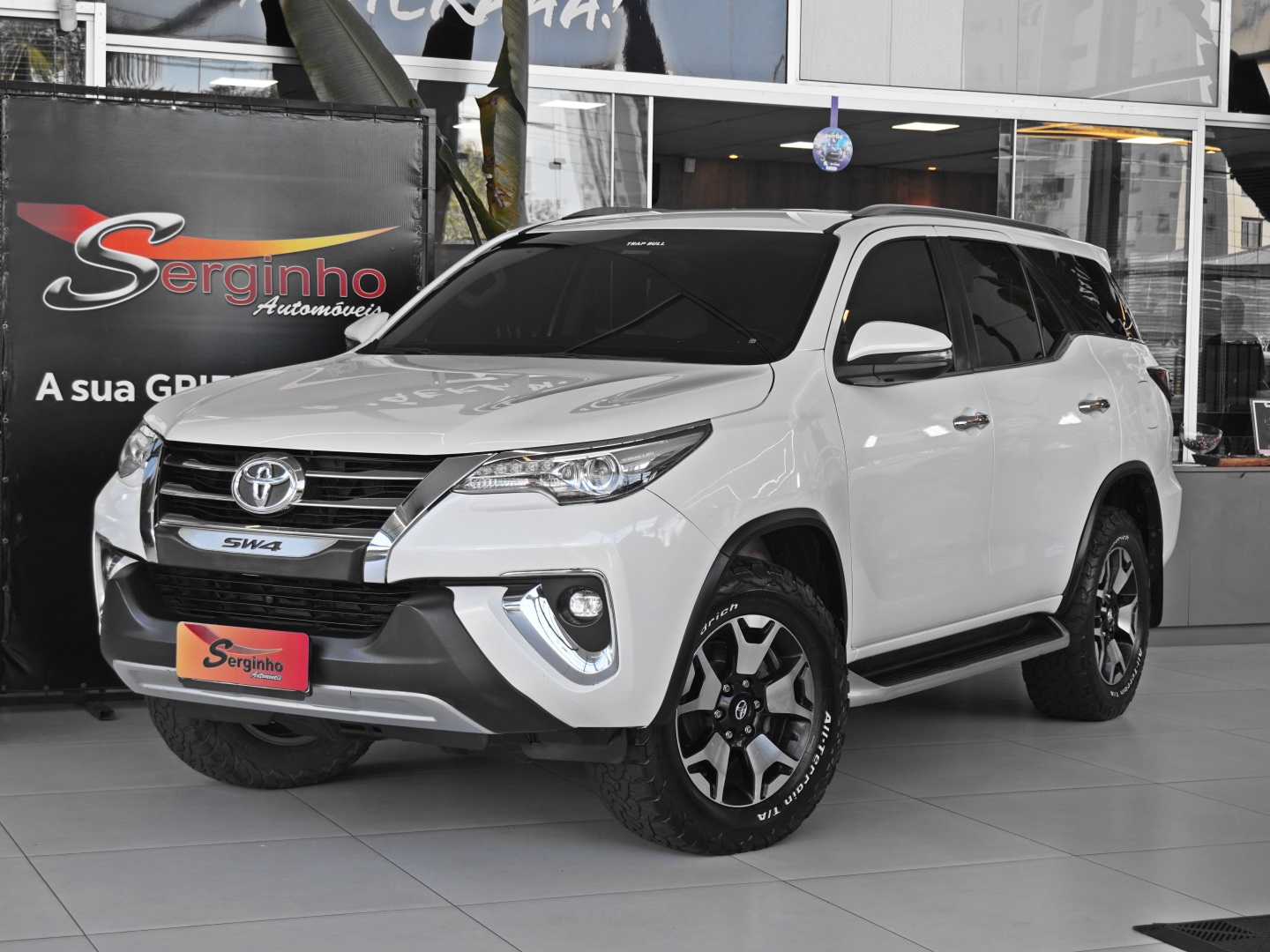 TOYOTA HILUX SW4