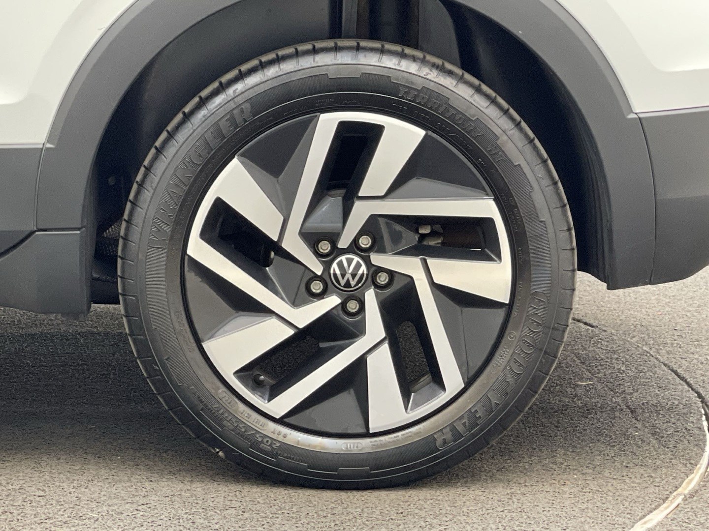 VOLKSWAGEN T-CROSS 1.0 200 TSI TOTAL FLEX AUTOMÁTICO