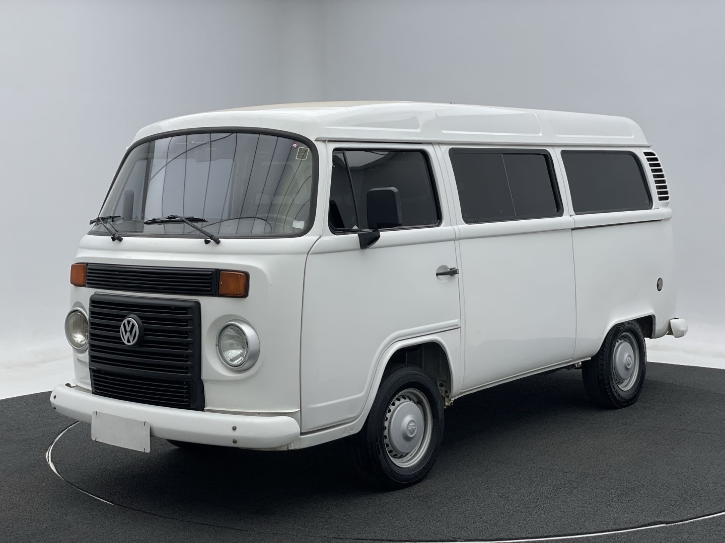 VOLKSWAGEN KOMBI 1.4 MI FURGÃO 8V FLEX 3P MANUAL
