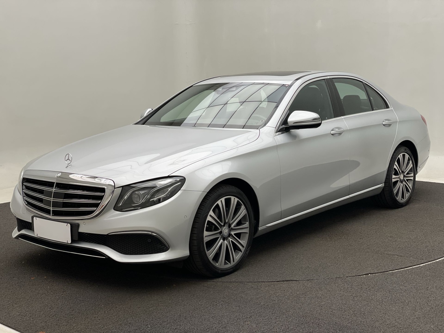 MERCEDES-BENZ E 250 2.0 CGI GASOLINA EXCLUSIVE LAUNCH EDITION 9G-TRONIC