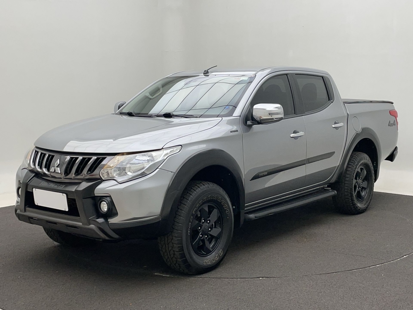 MITSUBISHI L200 TRITON 2.4 16V TURBO DIESEL SPORT HPE CD 4P 4X4 AUTOMÁTICO