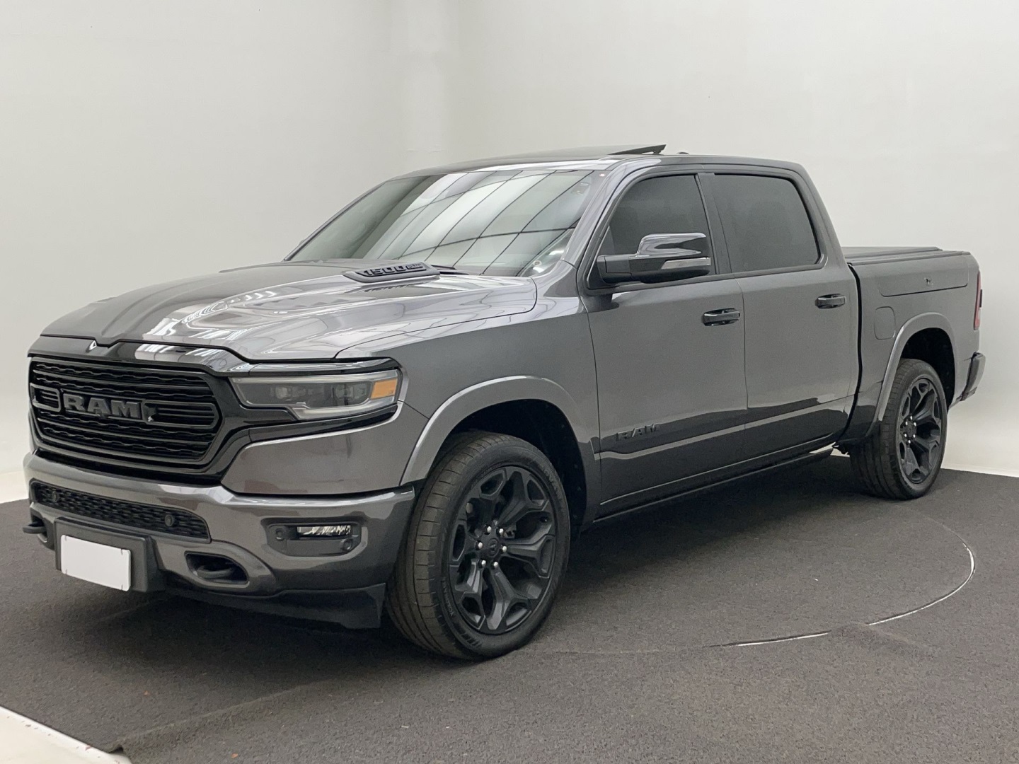 RAM 1500 5.7 V8 GASOLINA LIMITED NIGHT EDITION CD 4X4 AUTOMÁTICO