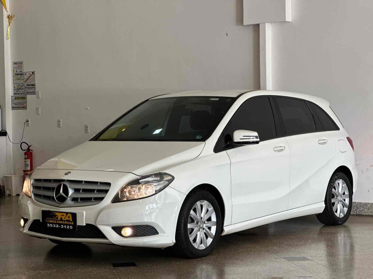 MERCEDES-BENZ B 200