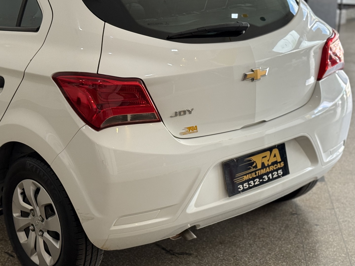 Chevrolet Onix Hatch Joy 1.0 8V Flex 5P Mec. - foto 4