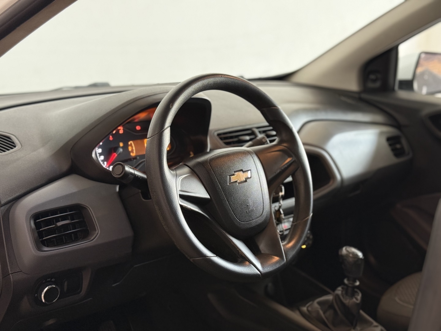 Chevrolet Onix Hatch Joy 1.0 8V Flex 5P Mec. - foto 6