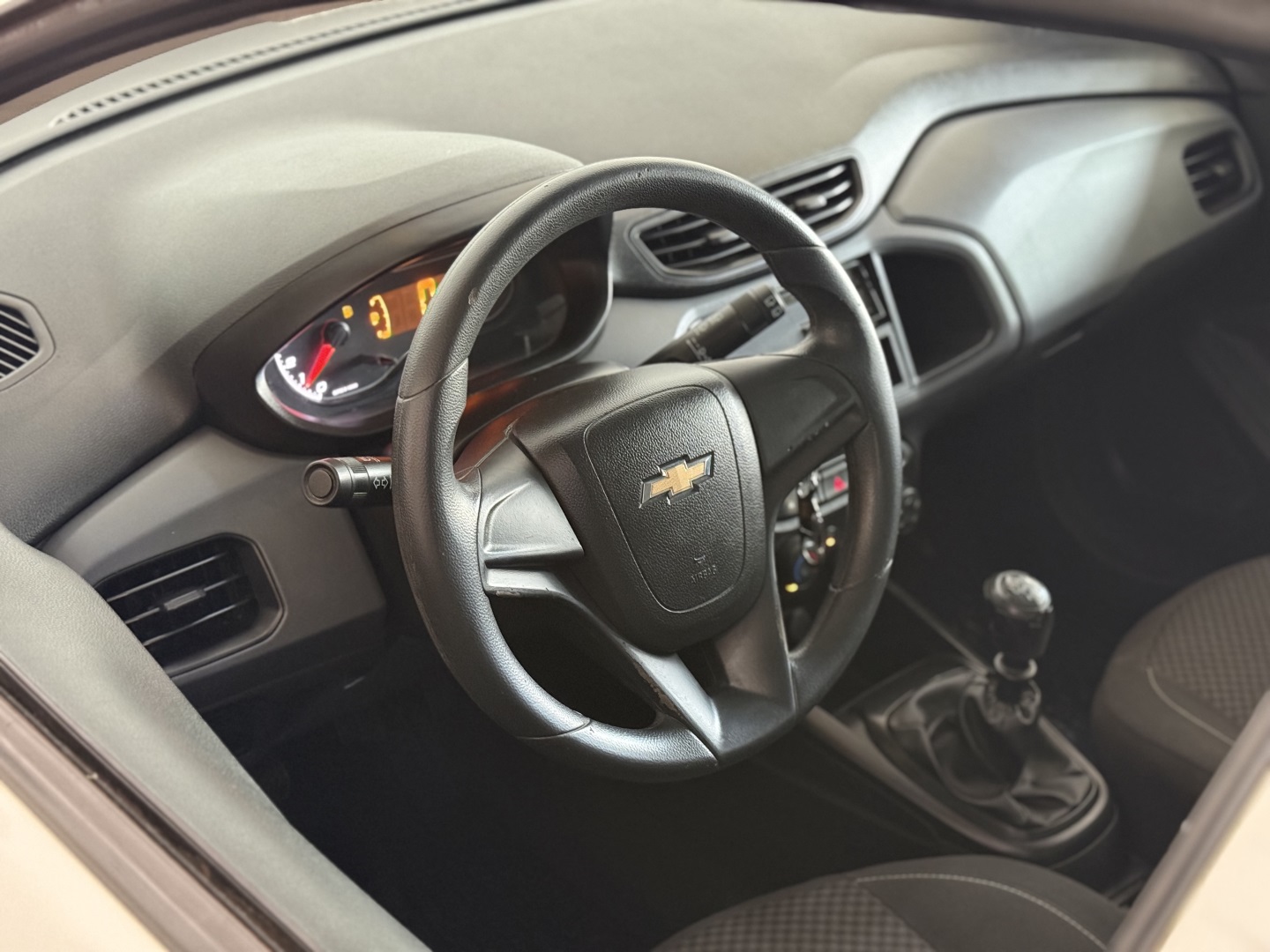 Chevrolet Onix Hatch Joy 1.0 8V Flex 5P Mec. - foto 5