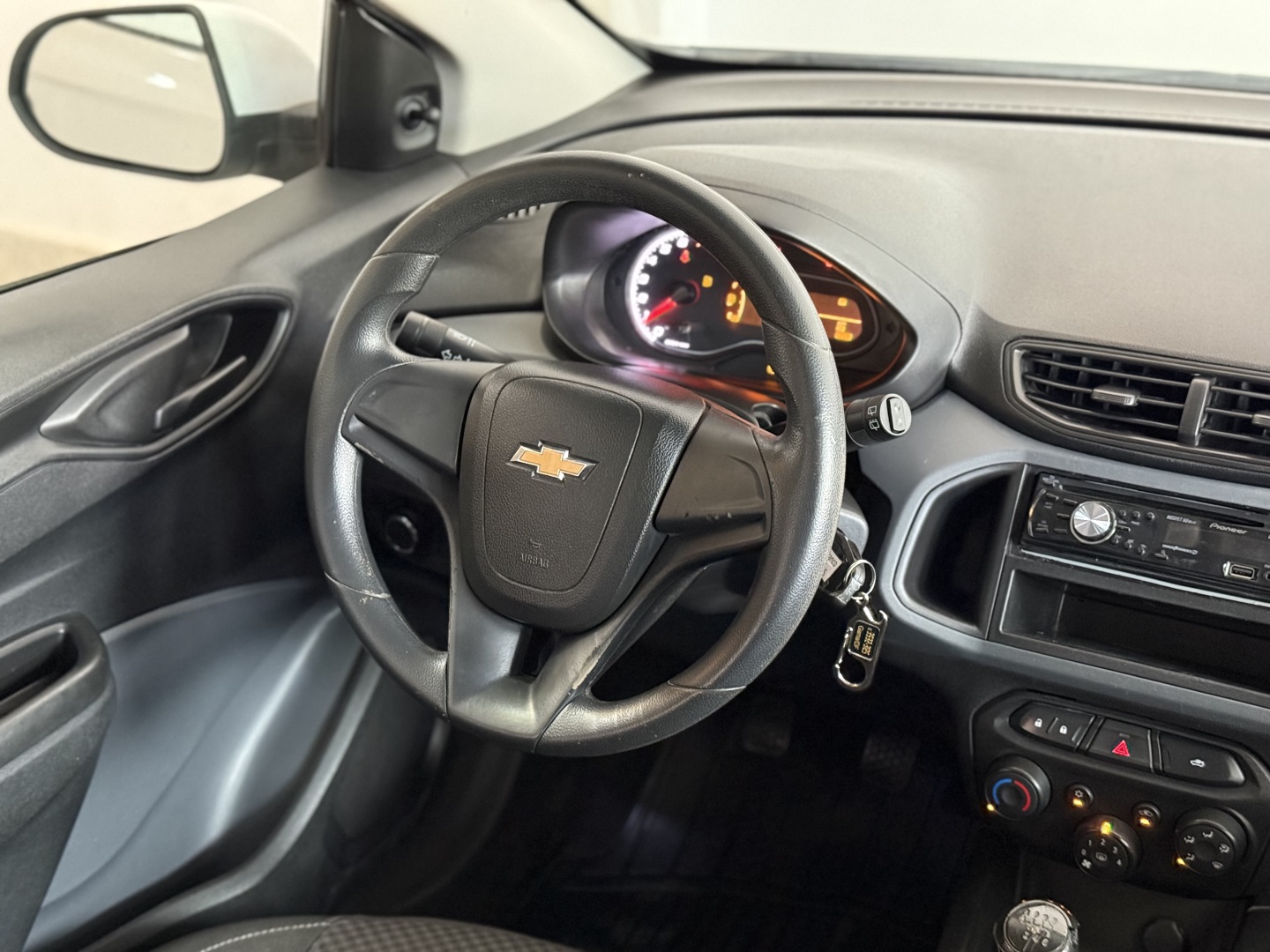 Chevrolet Onix Hatch Joy 1.0 8V Flex 5P Mec. - foto 8
