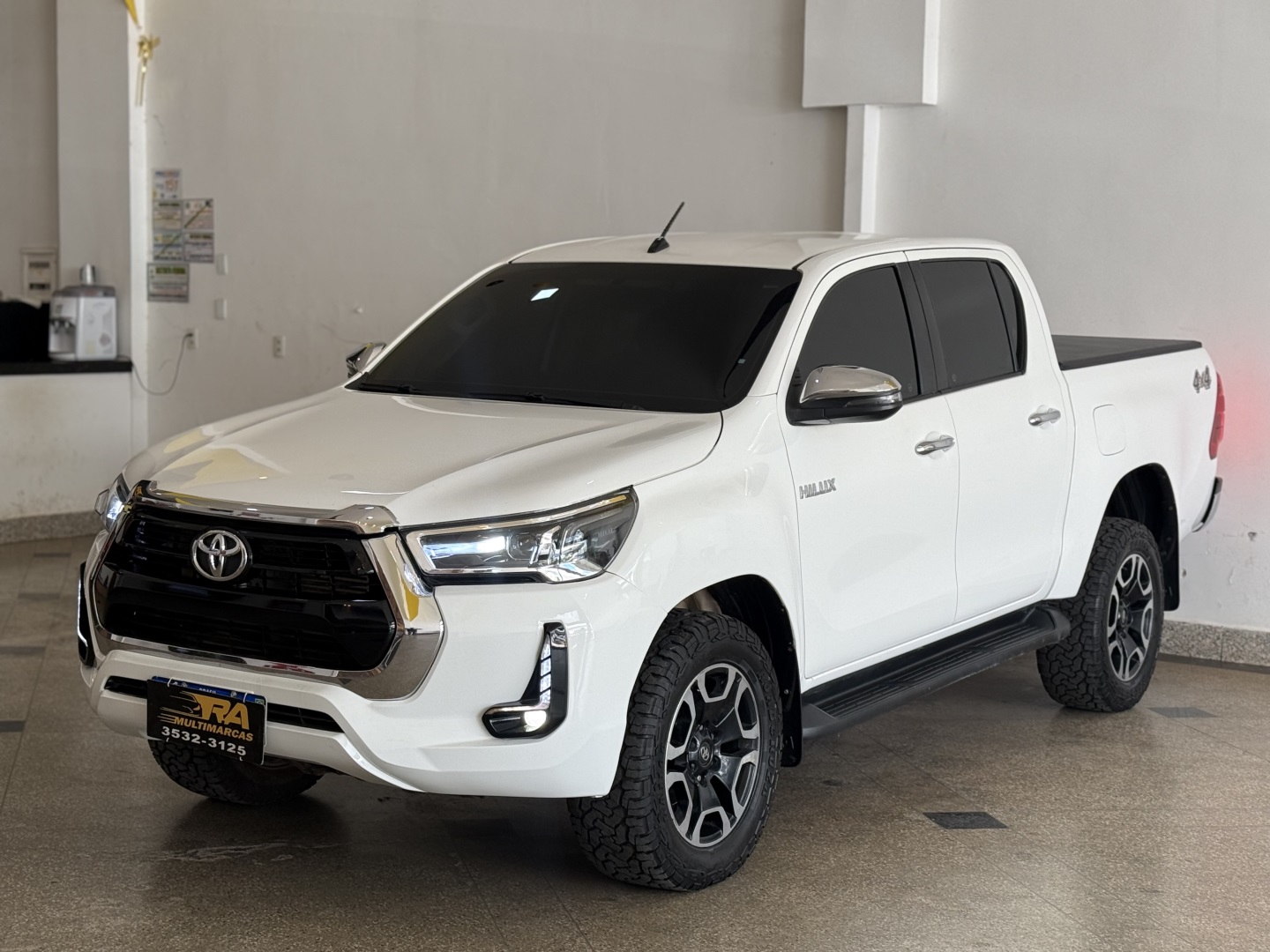 TOYOTA HILUX