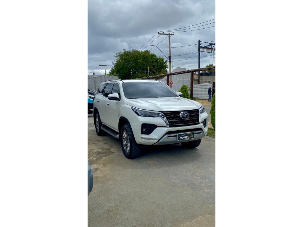 TOYOTA HILUX SW4