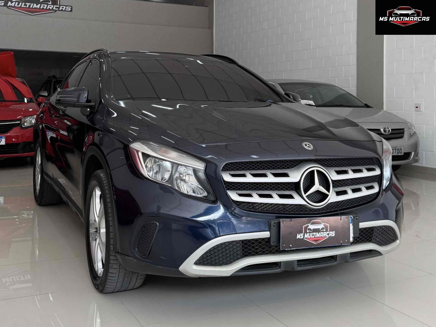 MERCEDES-BENZ GLA 200