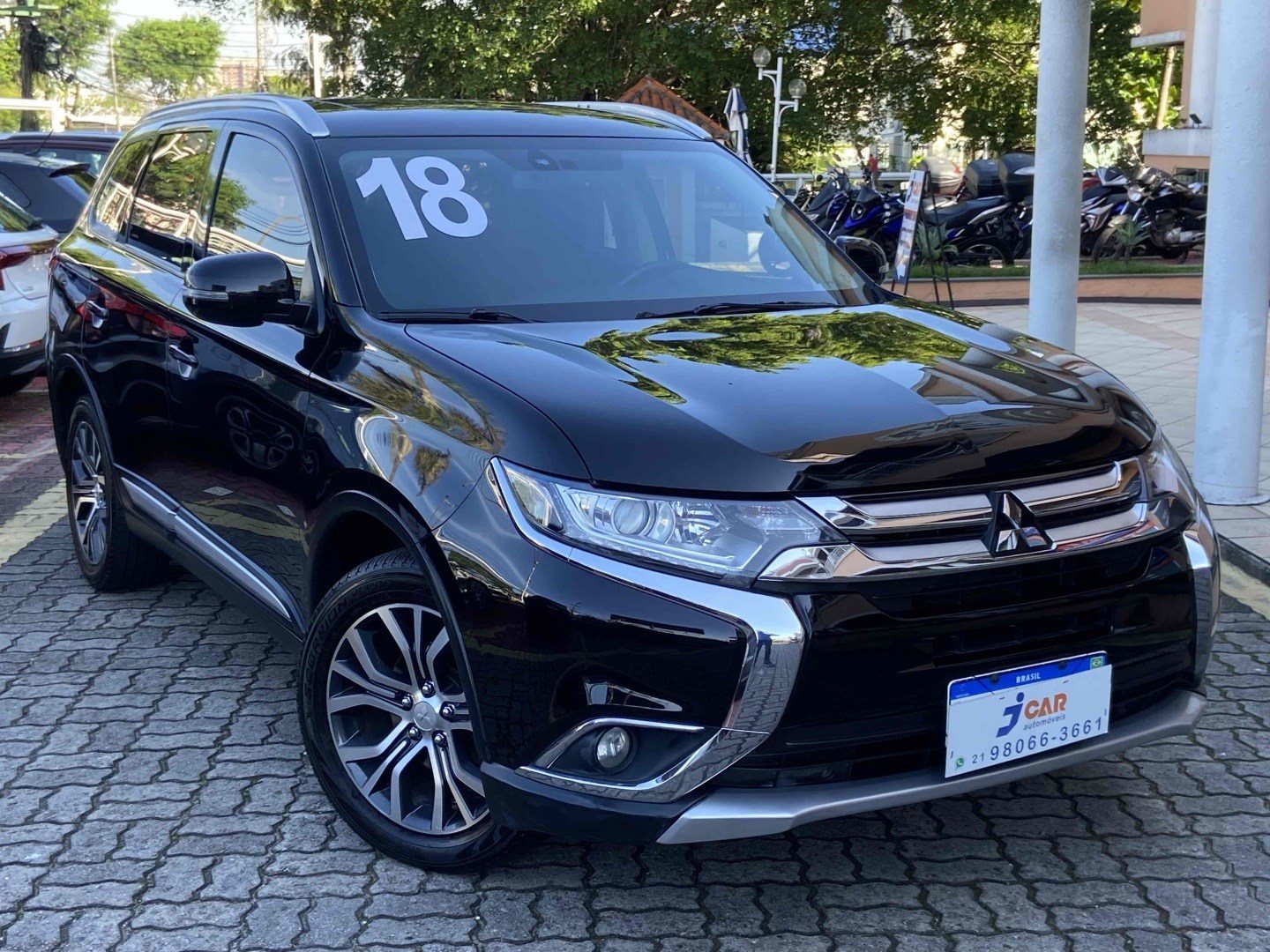 MITSUBISHI OUTLANDER