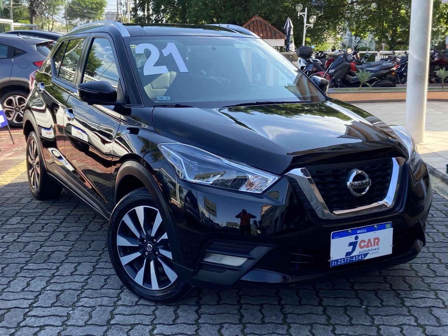 NISSAN KICKS