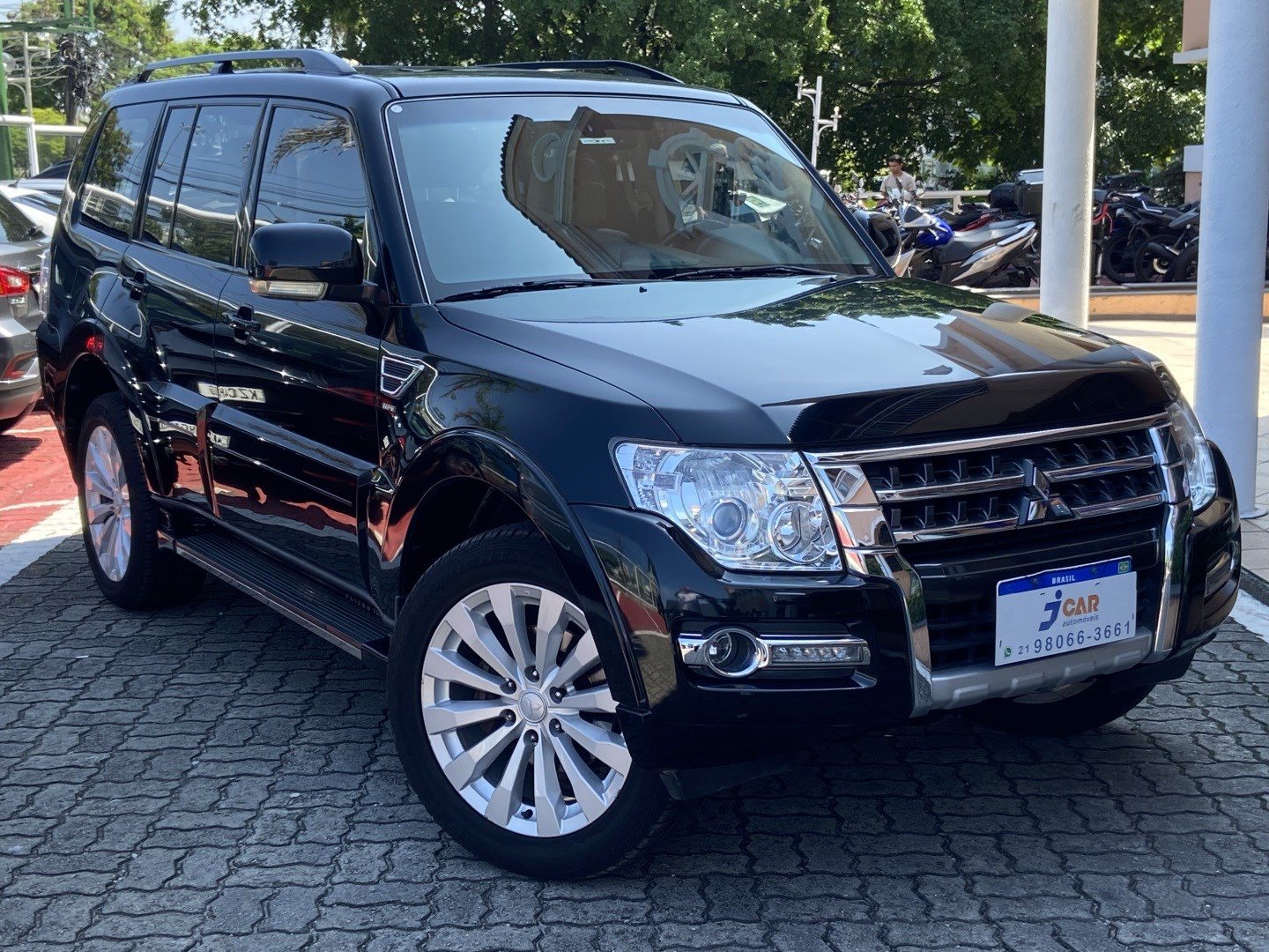 MITSUBISHI PAJERO FULL